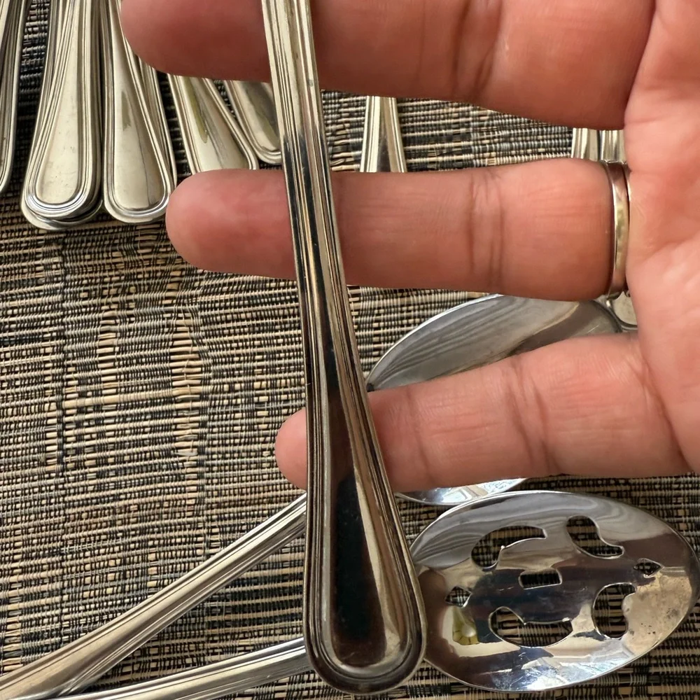 SET OF 26 ONEIDA TRESS/HOLLIS STAINLESS STEEL‎ FLATWARE SPOONS FORKS V
